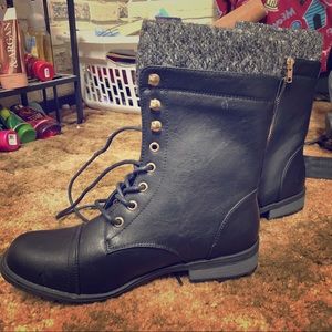 Combat boots